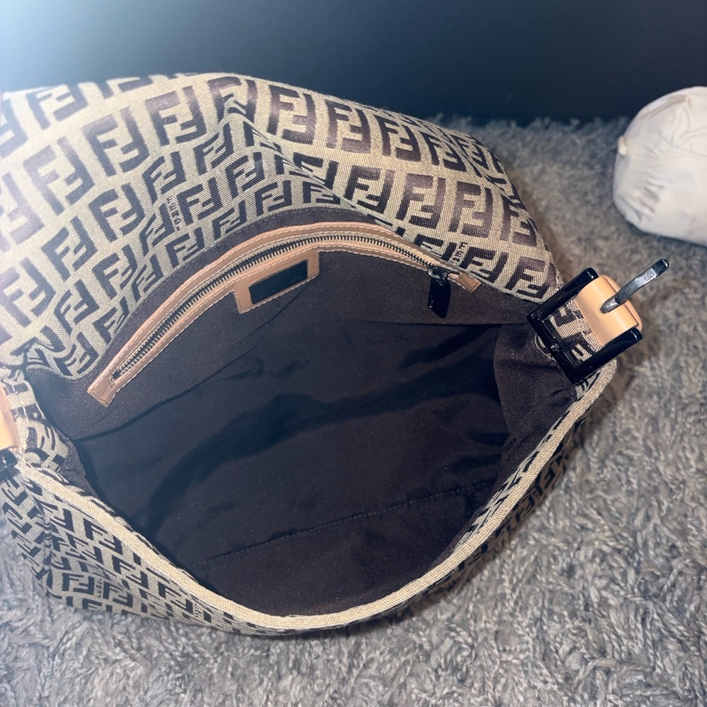 FENDI Zucca Mama Baguette Beige and tan - Picture 13 of 16